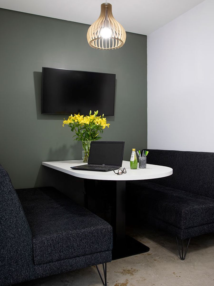 Pyramid-Office-Dimension-Data-03-Rikki-Hibbert