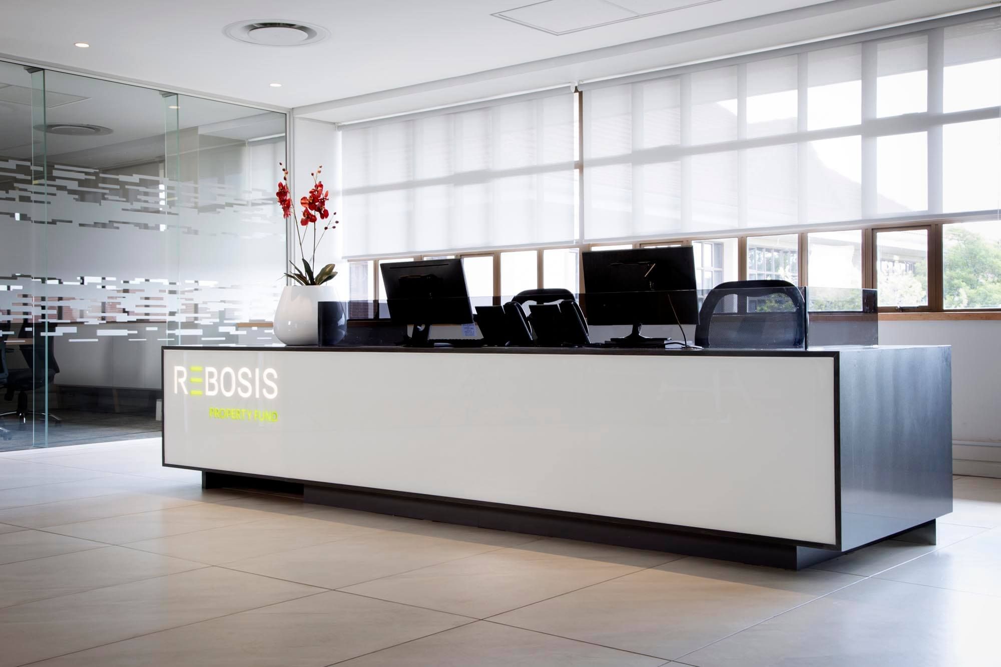 Pyramid-Office-Rebosis-14-Rikki-Hibbert