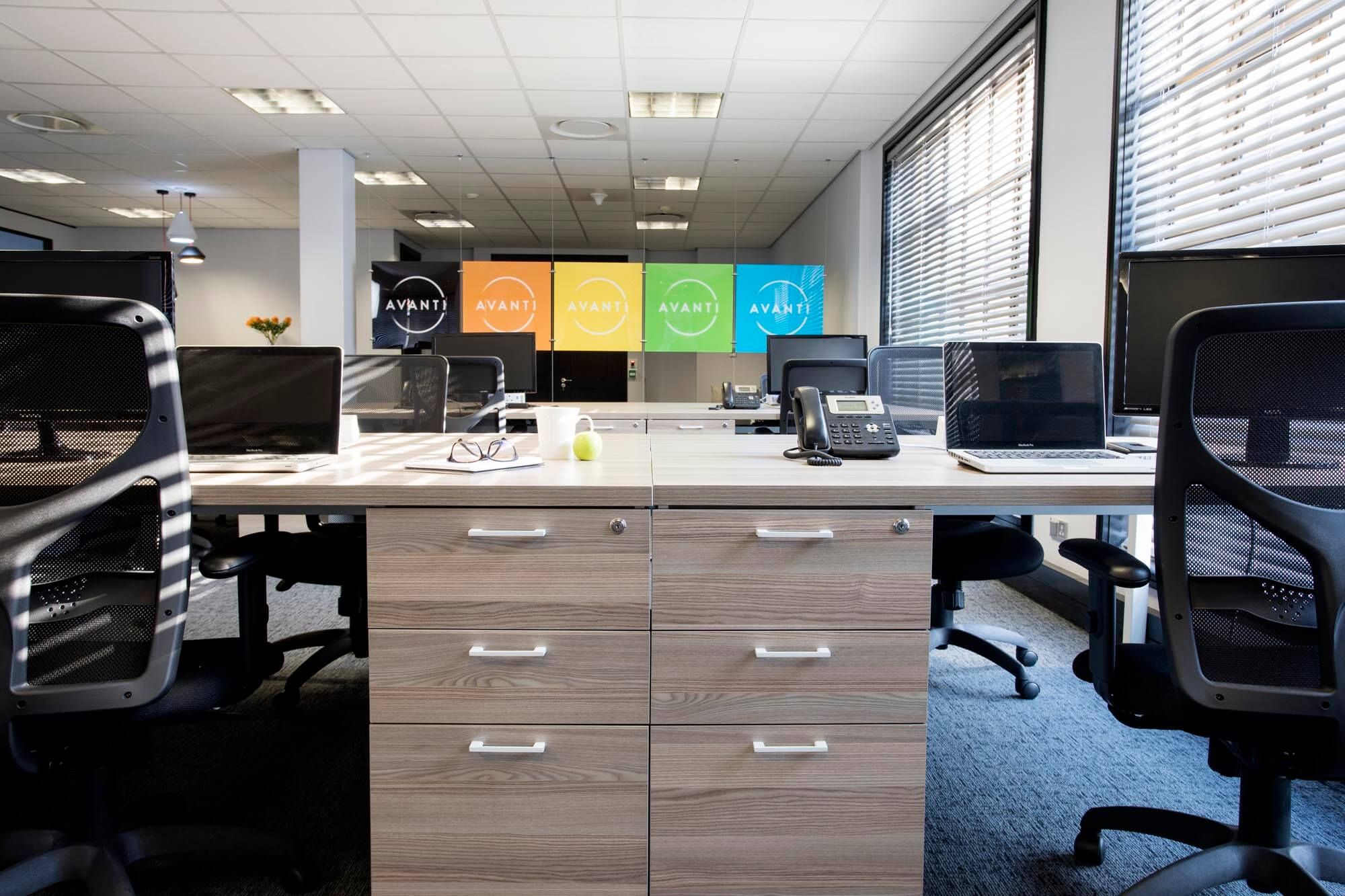 Pyramid-Office-Avanti-05-Rikki-Hibbert